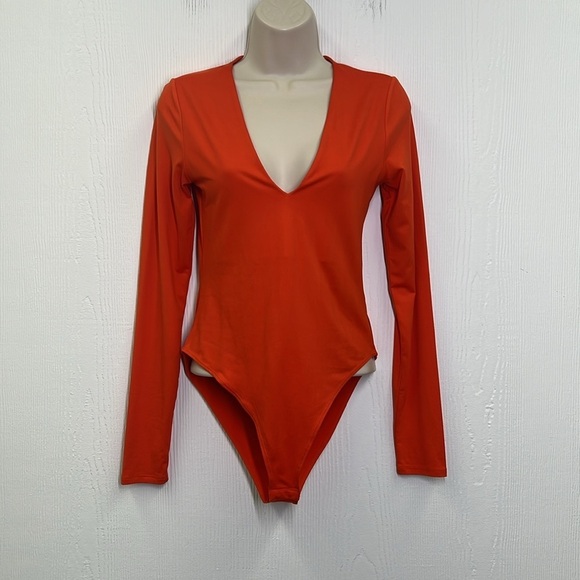 H&M - Orange V Neck Long Sleeve Soft Snap Closure Bodysuit Size Small - Picture 2 of 10